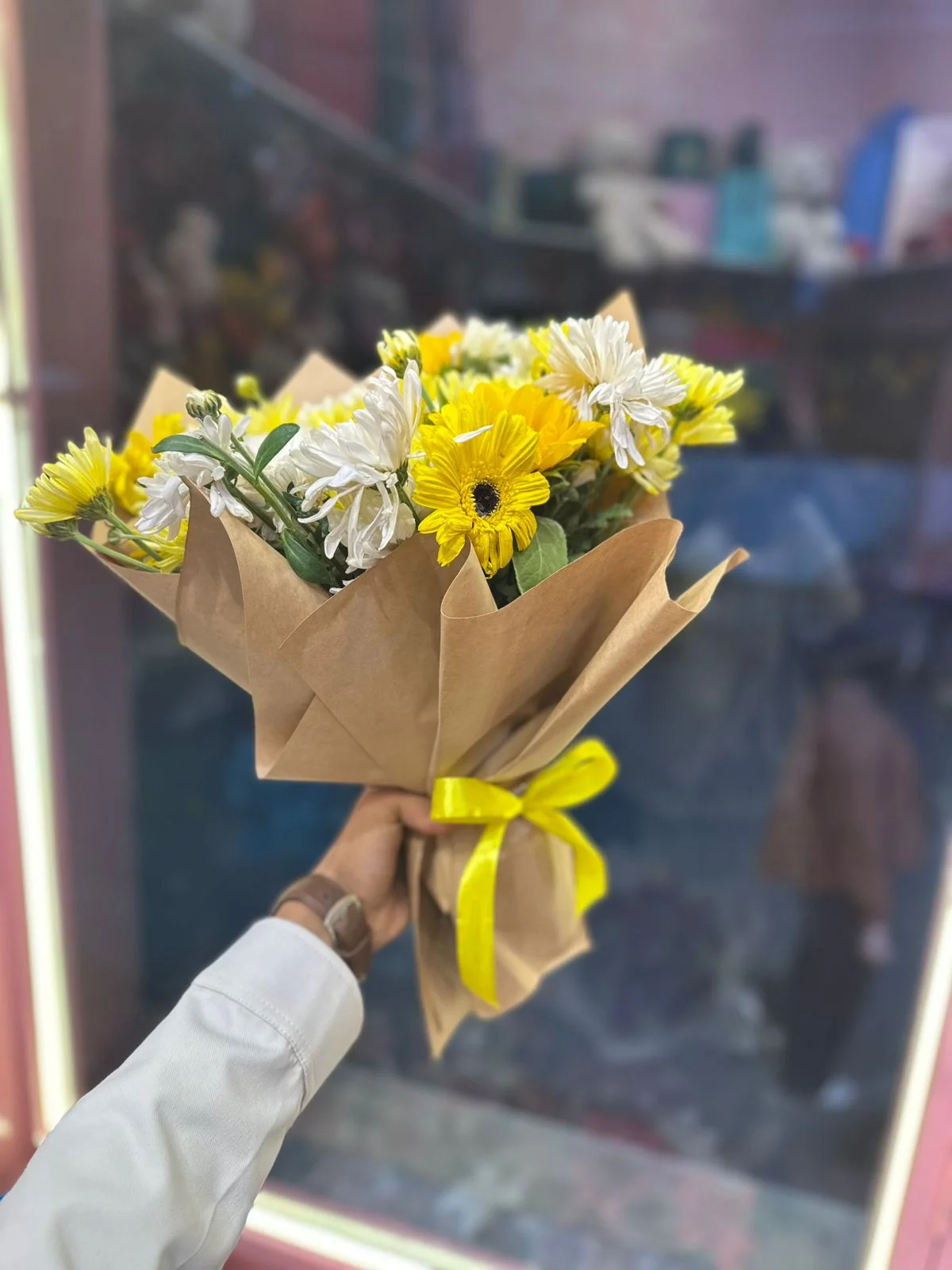 بوكيه جربيرا أصفر صغير